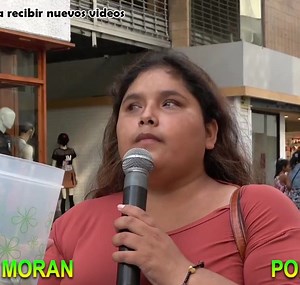 Ella es una ángel cantando... la cancion Un Ángel llora | Juan Etchegoyen