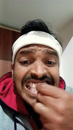 He Rubbed His Finger on His Teeth and the Weird Crunchy Sound Had Everyone Confused 😂