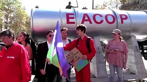 2.8K views · 178 reactions | Climate protesters were set to take to the streets in more than 50 countries from Friday to Sunday, in a weekend of demonstrations to demand that governments phase out the burning of fossil fuels heating the planet https://reut.rs/48e8St7 | Reuters | Facebook