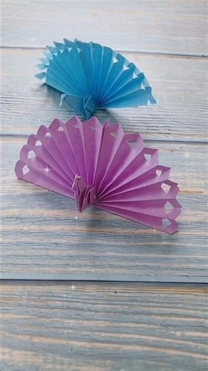 This paper peacock opens like magic 😳🦚
