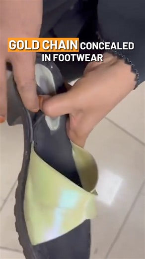 An outstanding accomplishment by Mumbai Customs Zone-III! Your remarkable seizure of over 3.02 Kg of gold valued at Rs. 1.76 Crore, highlights unparalleled dedication and sharp vigilance. #IndianCustomsAtWork #GoldSmuggling #GoldSeizure #Gold #GoldChain #GoldJewellery #Smuggling #MumbaiCustoms #CBIC #IndianCustoms | FICCI CASCADE