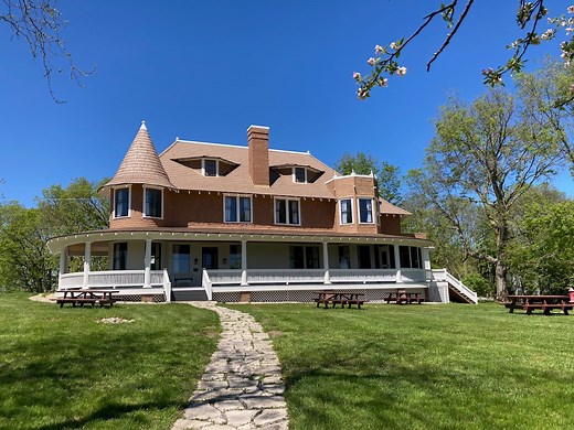 Overnight in the Lonz Mansion: Former winermaker’s house is Middle Bass Island’s newest inn