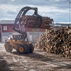 14K views · 474 reactions | Increased storage capacity, higher speed on rough terrain, cheaper site preparation, and cheaper site maintenance.  Get to know the new L200H High Lift wheel loader >> https://bit.ly/3AeFC73 #VolvoCE #Volvoce_emea #excavator #wheelloader #logging | Volvo Construction Equipment - Europe, Middle East and Africa | Facebook