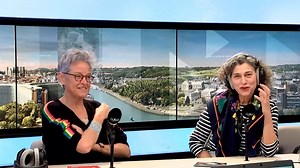 'Je voudrais mourir par curiosité' de Christine Delmotte-Weber : une expérience de mort imminente au théâtre - RTBF Actus