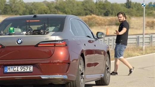 Embotech 演示 BMW 无人耐久测试含自动充电 / 2023