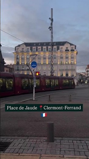 Bienvenue sur la place de Jaude, le cœur de Clermont-Ferrand ! #clermontferrand #clermontconnecté