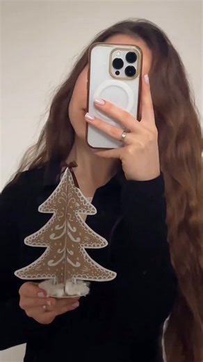 Polina on Instagram: "DIY gingerbread Christmas tree🎄 #cardboard #DIY #tutorial #budgetdecor #roomdecor"