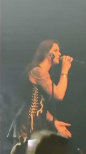 Nightwish - Floor Jansen -Shudder Before the Beautiful Live in Brazil
