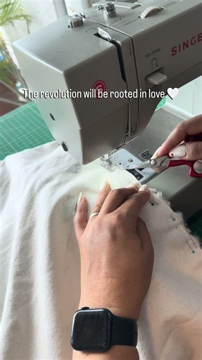 Sewing a faux fur envelope clutch with brown hearts. Bag making.