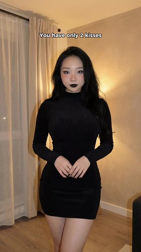 Choosing Your Style: Goth vs. Emo