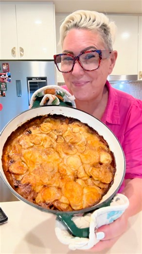 🥔 LAMB & POTATO PIE – THE ULTIMATE COMFORT FOOD! 🥧 The recipe is in the comments. ⬇️ Craving something warm, hearty, and downright delicious? My Lamb & Potato Pie is pure comfort in a dish! 🤗 Think tender lamb mince simmered in a rich, savoury gravy with veggies, all topped with layers of golden, crispy potato slices. It’s like a big cosy hug on a plate! 💛 Perfect for chilly nights or when you just want something really satisfying. And the best part? It’s super easy to make—no stress, just g