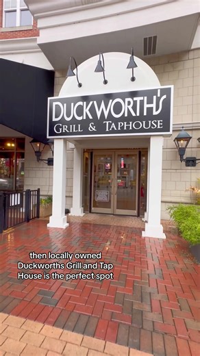 Family-friendly places to watch a game: ✨Duckworth’s Grill and Taphouse 📍Southpark location This visit was to the Southpark location but they also have locations at Rea Farms, Ballantyne, Huntersville, Mooresville, and Uptown. 💡Kids eat free on Wednesdays! 🧒 Kids Menu Options: Half a cheesesteak, chicken tenders, wings, cheeseburger, cheese or pepperoni pizza, quesadilla. All come with a kids drink and side. If you’re looking for a place to watch March Madness or want a casual family outing w