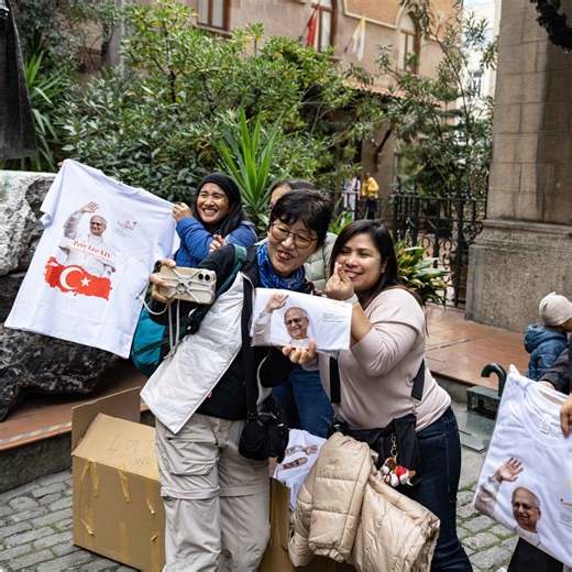 教皇良十四世开启首次外访，前往土耳其和黎巴嫩