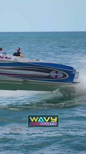 Cigarette Top Gun 39 roaring through Haulover Inlet. #wavyboats #haulover #hauloverinlet #hauloverboats #boats #boatfails #fyp #foryoupage #boatlife #boatsdaily #usaboatlife #haulovervideos #hauloversandbar #bocainlet