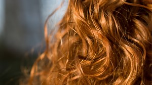 Lockenstab richtig anwenden: So zauberst du Locken, die den ganzen Tag halten!