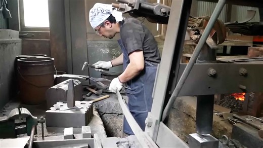 Crafting Unique Spoons with a Blacksmith's Expertise