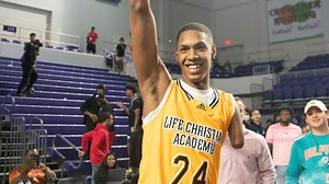 WATCH: One-armed sensation Hansel Enmanuel wins dunk contest at City of Palms