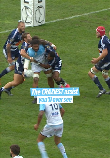 Rugby from the gods... with not one, but two ridiculous passes 🤯 #rugby #top14 #Sportstiktok