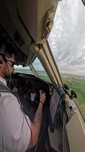 Cockpit POV Landing the 767 into Calgary!