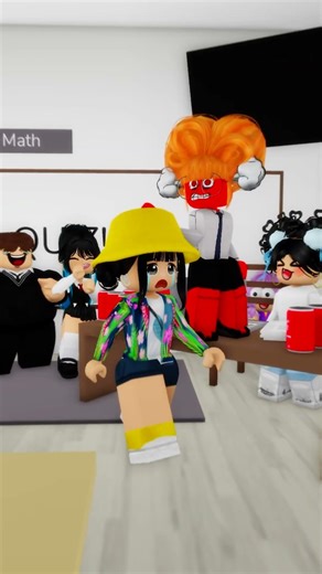 the teacher caught zoey on her phone during a test...😱😅#roblox #robloxshorts