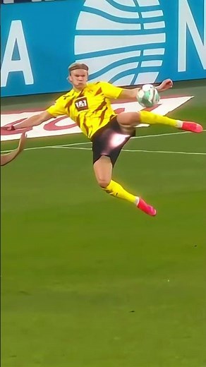 Erling Haaland Insane Bicycle Kick