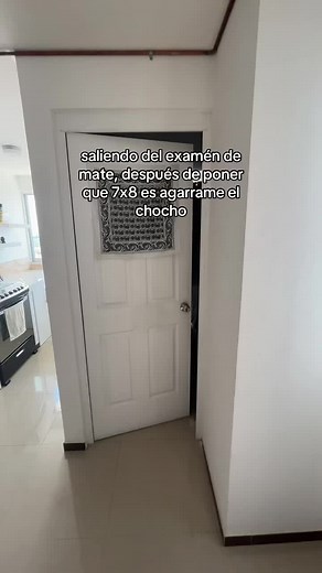 Who is Victoria in the 7x8 Agarrame El Chocho Trend?