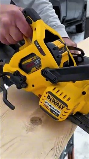 Reconstruction of a wooden trunk and table to create and tidy up the joints of the craftwork