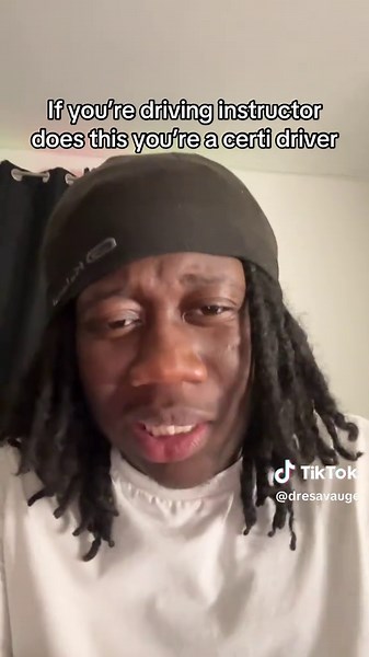 Signs You're a Confident Driver During Lessons