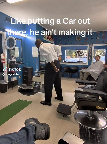 Well we know he get tht 20 🤣🤣🤣 #barbershop #foryourpage #fyp #foryoupage❤️❤️ #browntiktok