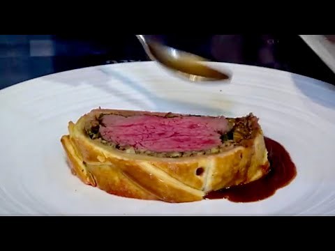 FILLET OF BEEF WELLINGTON, RED WINE SAUCE
