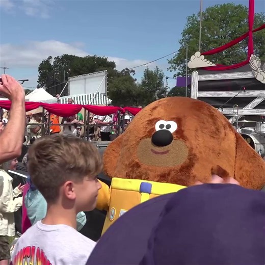 Joe Wicks led a fitness class at Glastonbury Festival this morning for the third year in a row | Somerset Live