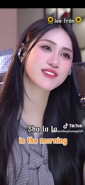 Shalala Lala - Live Cover by Jee Trần