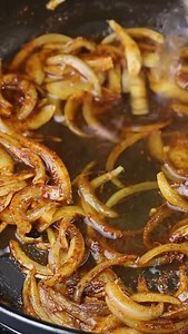 1.6K reactions · 216 shares | Whether you’re visiting loved ones or gathering around the table at home, we’ve got something special for your Easter feast. Treat the fam to some tantalising Pickled Fish, prepared with juicy, middle-cut fish—marinated to mouthwatering perfection. Find joy in the taste of home this Easter, in true Mzansi style! ✨ #LuckyStarEaster #Easter #FindJoyInTheTasteOfHome | Lucky Star | Facebook