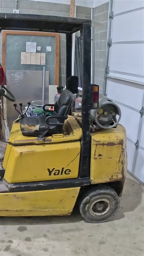 👀 MOVING SOME PAINTBALLS 👀 Yep, sometimes you’ve gotta use the chain to drag the back pallets out! | DoodleBug Sportz Outdoor Paintball Park