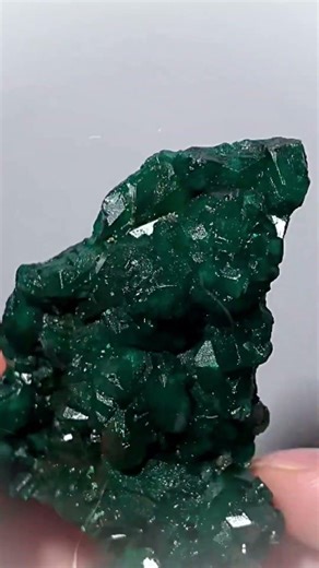 DIOPTASE: THE ULTIMATE STONE OF HEART HEALING, EMOTIONAL FREEDOM AND RADICAL FORGIVENESS