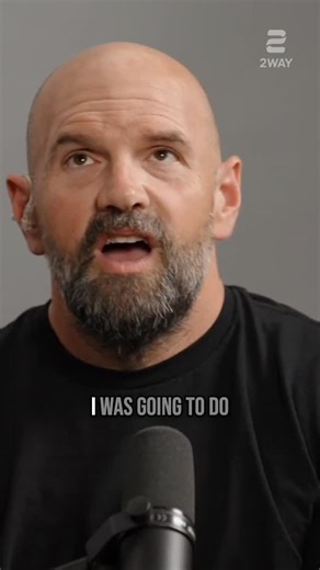 Ethan Suplee on Instagram: "How a Bizarre Plane Ride with an Actor Sparked Ethan Suplee's 300LB Weight Loss Comment "EPISODE" to watch the full episode! (If you don't follow us yet, our DM may land in your "requests" folder)"