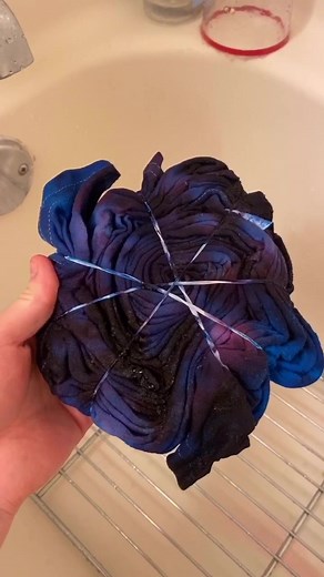 That swirl! 😍🌀 #simply_spiral #swirling #washouts #dye #icedyed #yay #hype