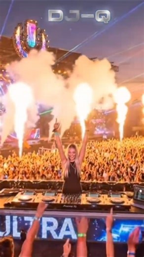 INSANE DJ DROP! Massive Festival Crowd EDM Mix