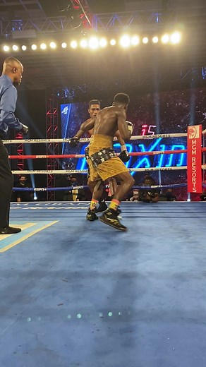 The KO the celly 💃🏼 | Top Rank Boxing