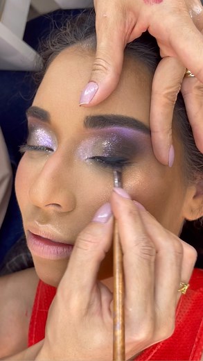 19K views · 6.3K reactions | Mais um vídeo maquiando cliente ❤️. . . . #studiorenatazapatamakeup #maquiagemprofissional #makeupbrasil #makeportraits #caldasnovasgoiasbrasil | Zapata Makes | Facebook