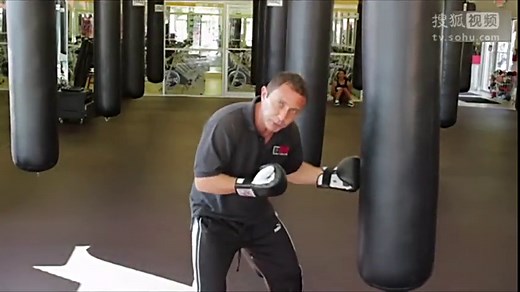 打拳击沙袋教学