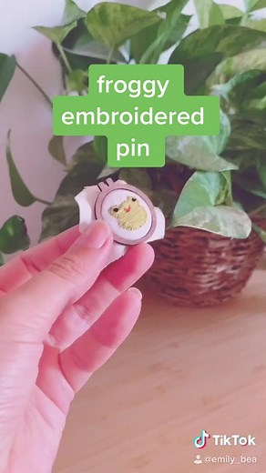 How to Embroider a Frog on Your Chair