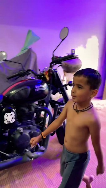 The gangsters have arrived.👻😂👻😂 #shortvideo #funnyvideo #funnyshorts #comedyvideos #funny