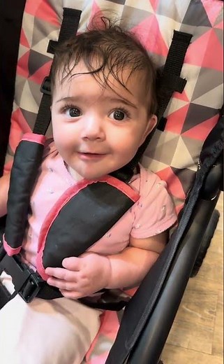 Baby Julia says "Papa"👶🏻😻🤭