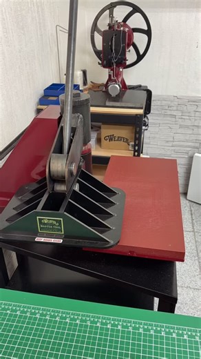 50 reactions | Work in Progress - Using the Mighty Wonder 8 Ton Hand-Operated Clicker | J.O.P 皮件工作室 | Facebook