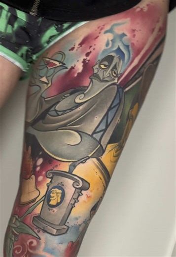 👇🏻 Dimmi il tuo film Disney preferito 👇🏻 . Un’intera gamba con diversi frame di film Disney! Eseguita qualche tempo fa! . #tatuaggio #disneytattoo #cartoon #today #inkedgirl #tattoo . Using: @BIOTAT @Professional Body Supply @DROP Tattoo & Piercing