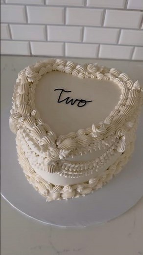 I made a cake for Jennifer Aniston! Explanation with screenshots!