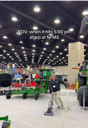 5 PM SHARP! ✔️👀 #nfms #nfms26 #johndeere | John Deere