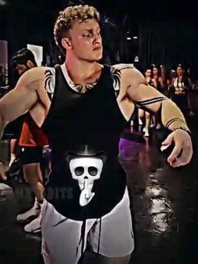 Unbelievable Bodybuilder's Back Dance Moves