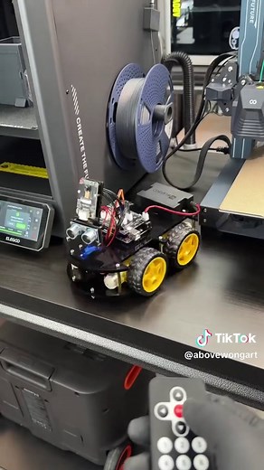 Assembling the Uni R3 Smart Robot Car Kit